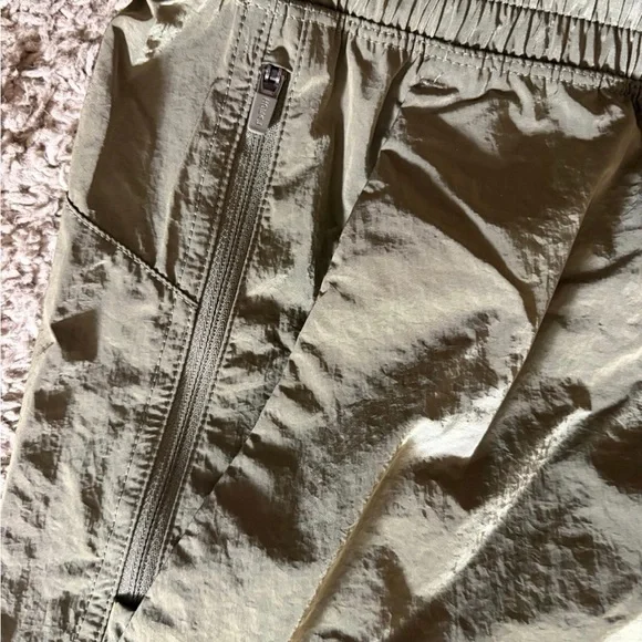 Men’s New VRST Men's 7" All-In Unlined Short Shorts Olive Green Shine Size - Picture 5 of 10